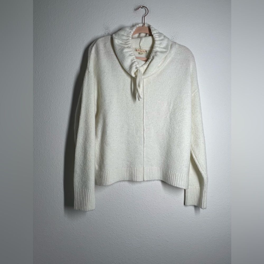 Kohl's It's Our Time Sweater Women's Size Medium Vanilla White cowl neck